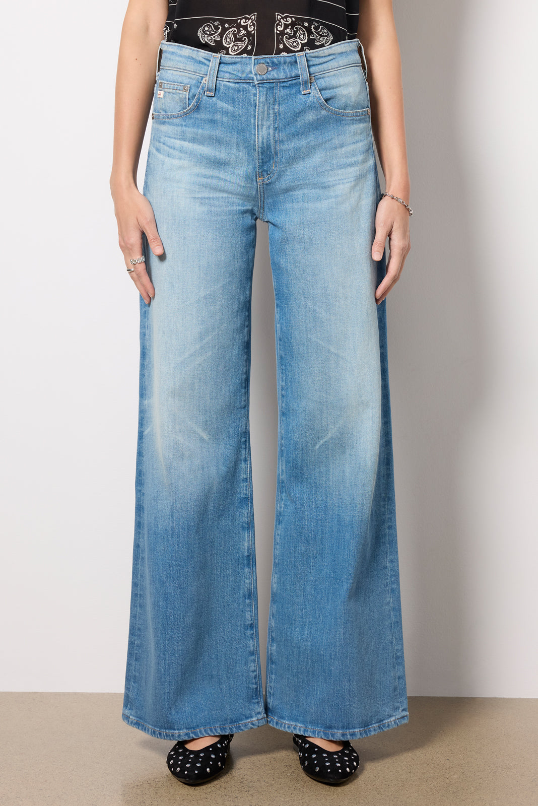 Saige Wide Leg Jean 31`