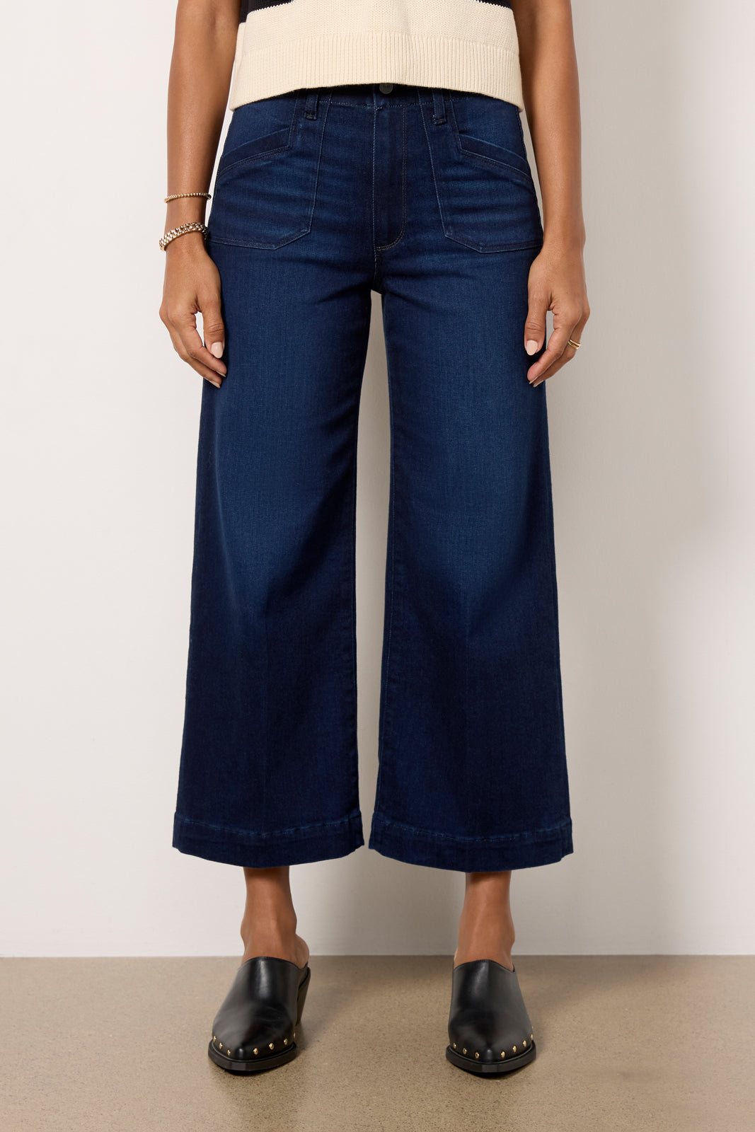 Anessa w Welt Utility Pockets