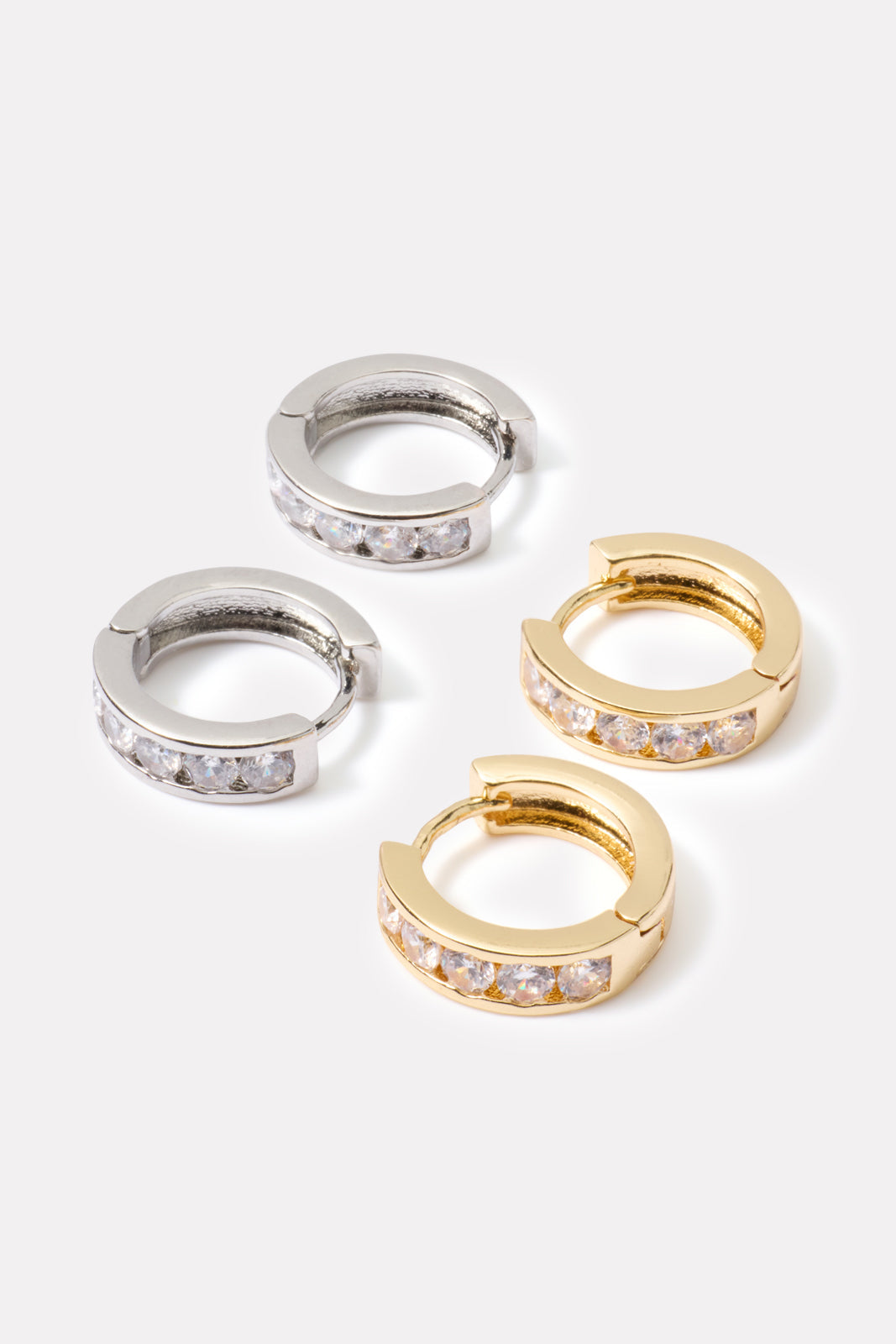 Victoria Huggie Pack