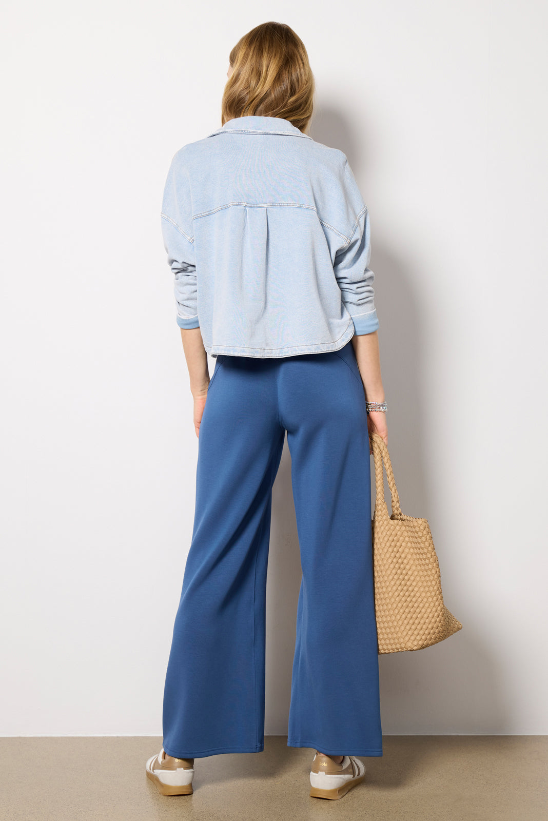 AirEssentials Wide Leg