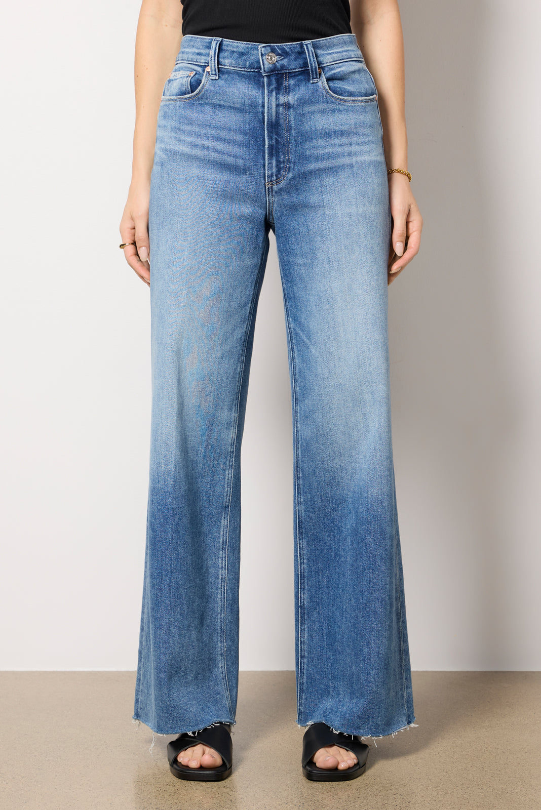 Anessa 31` W/ Raw Hem