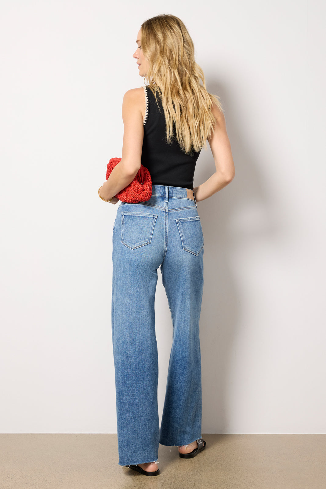 Anessa 31` W/ Raw Hem