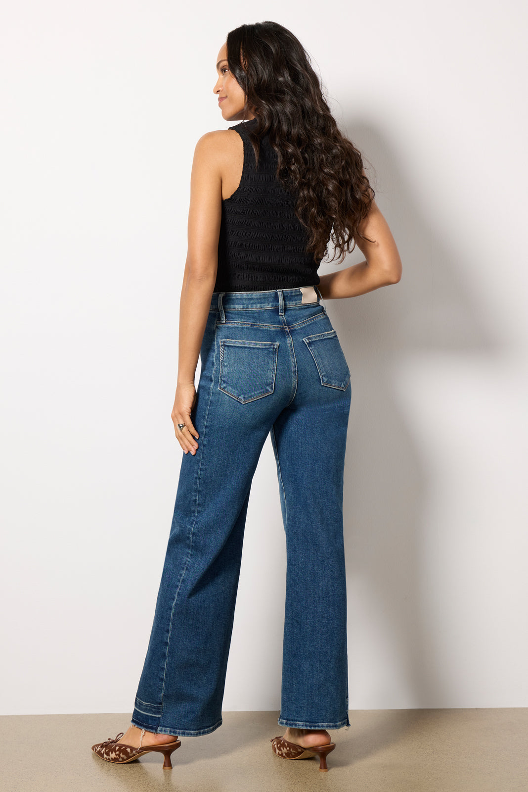 Anessa 31` W/ Side Seam Inset