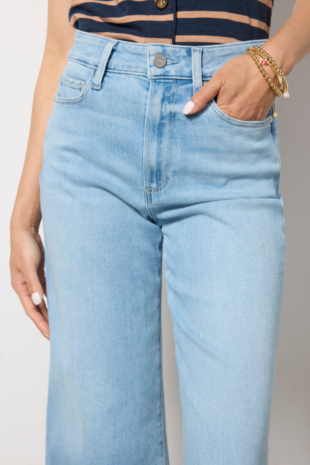 Petite Anessa w Raw Hem