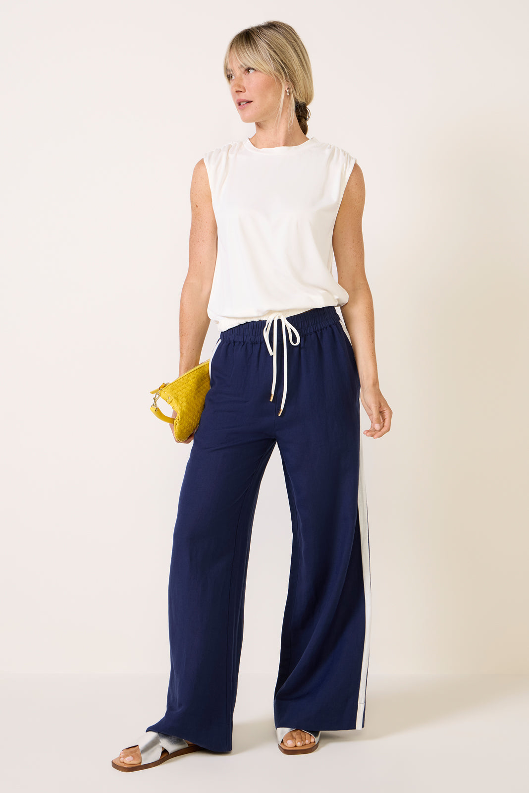 Noor Tie Bottom Tank