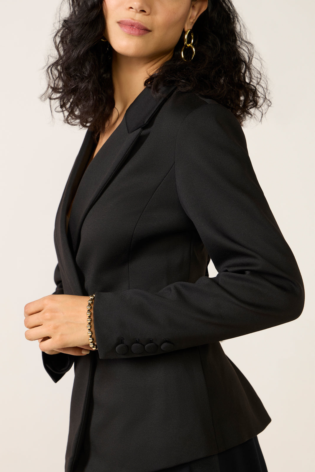 Chrissy Ponte Blazer