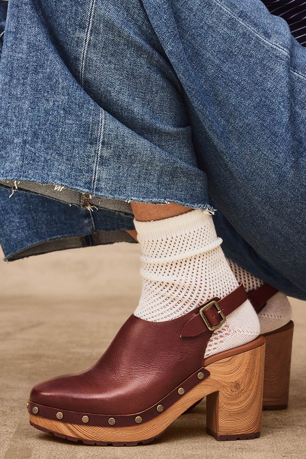 Anessa 31` w Raw Hem Wide Leg Jean